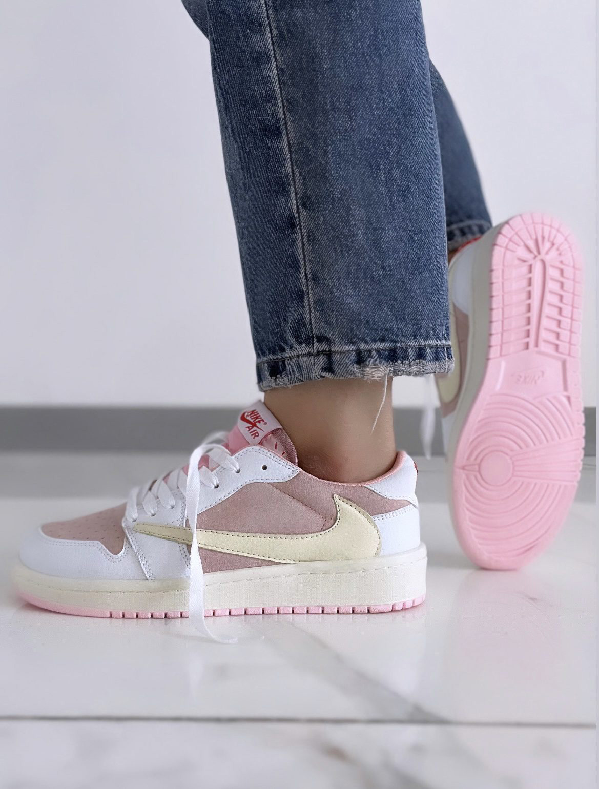 کتونی ترویس رنگ صورتی سایز 37 تا 40