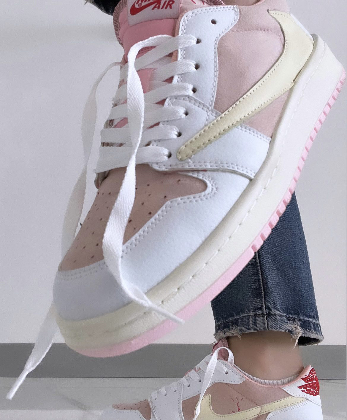 کتونی ترویس شیک و بادوام رنگ صورتی سایز 37،38،39،40