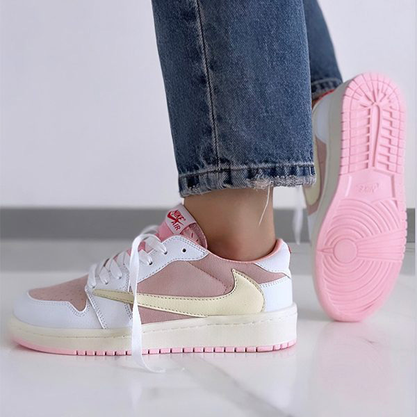 کتونی اسپرت دخترونه ترویس شیک و بادوام رنگ صورتی سایز 37،38،39،40