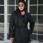 بارانی پاییزی زنانه شیک و جلو بسته مدل نگار با پارچه چرم گازویئلی دو سایز از 38 تا 44 رنگ مشکی