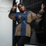 بارونی زنانه با پارچه سانتانا و جین شست رفته با تن خوری شیک و بی نظیر مدل مروارید فری سایز از 38 تا 46